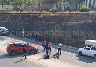 Corte de circulación deja a motorista con heridas graves Corte de circulación deja a motorista con heridas graves