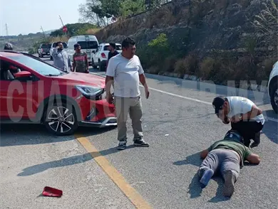 Corte de circulación deja a motorista grave