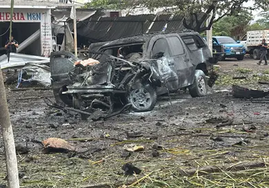Estalla coche bomba en comandancia de Coahuayana