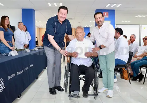 Entregan certificados del programa AlfabetizaTEC