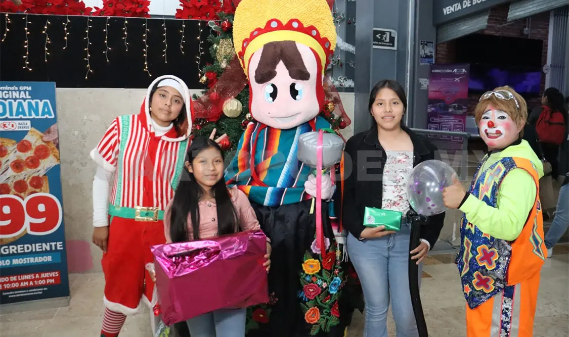 Muchos niños disfrutaron de los Parachicos de Cuarto Poder. Samuel Meneses / CP