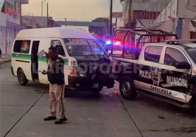 Diez lesionados en choque entre colectivo y patrulla Diez lesionados en choque entre colectivo y patrulla