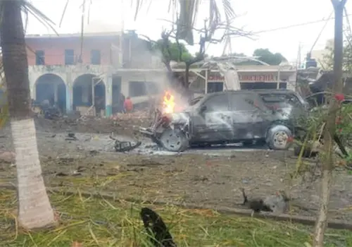 Prevalece el miedo tras coche bomba en Coahuayana