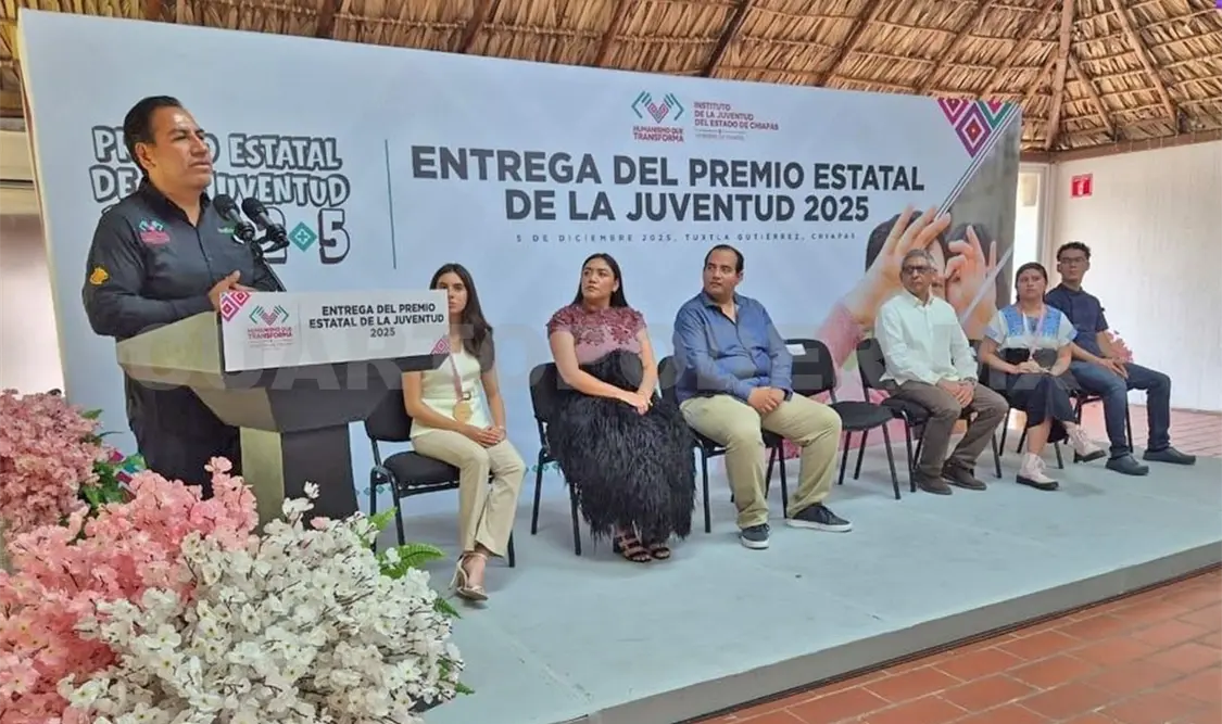 El gobernador Eduardo Ramírez Aguilar encabezó la entrega del Premio Estatal de la Juventud 2025. CP