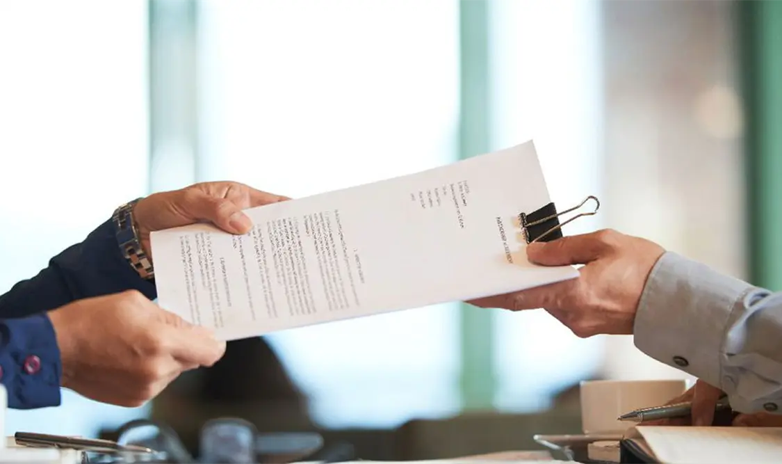 Sancionan a una persona y 5 empresas