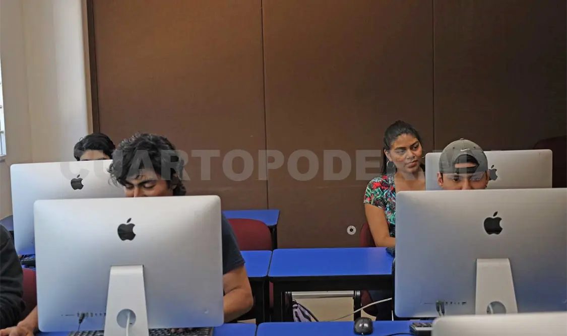 Se busca acercar la tecnología en la sociedad chiapaneca. Carlos López / CP