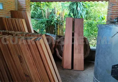 Importaci&oacute;n de madera afecta al comercio local