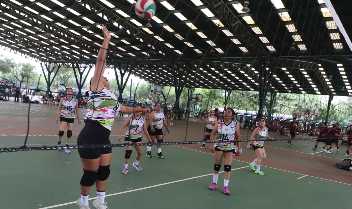 Salud Justa dominó desde el arranque del primer set en las instalaciones de Caña Hueca. Diego Pérez/CP