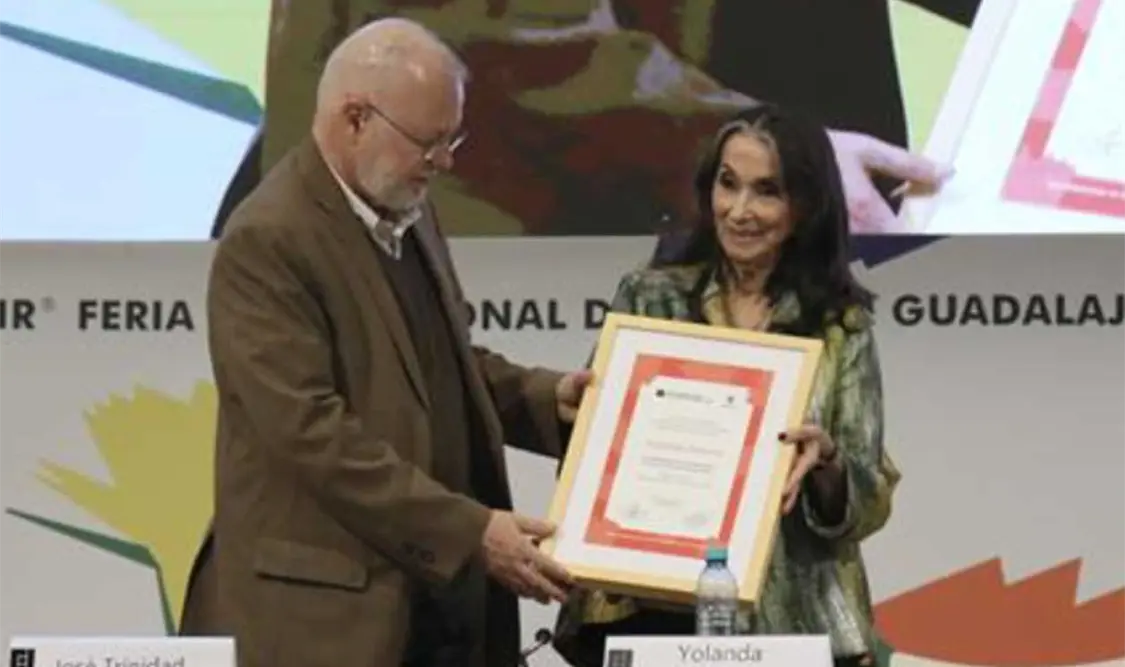 Yolanda Zamora tiene una trayectoria de cinco décadas como periodista, escritora, conductora, docente y promotora cultural. Cortesía