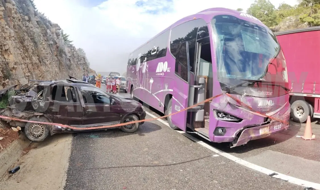 Fatal colisión entre autobús y automóvil