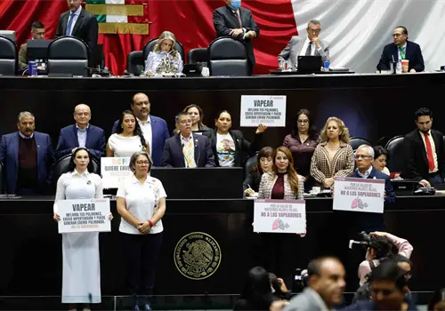 Legisladores avalan prohibición de vapeadores Legisladores avalan prohibición de vapeadores