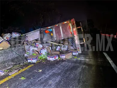 Solo daños en una volcadura de tráiler