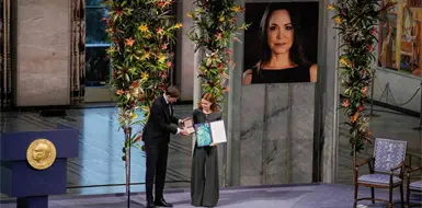 Hija de Corina Machado recibe el Premio Nobel Hija de Corina Machado recibe el Premio Nobel