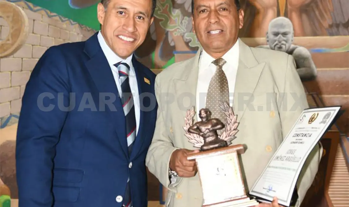 Reconocimiento a Jiménez Argüello, presidente de la Asociación de Fisicoconstructivismo y Fitness del Estado de Chiapas. Cortesía