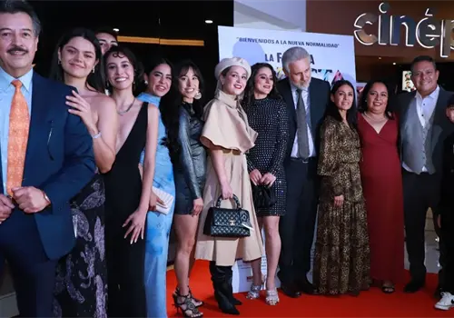 La familia perfecta de Antu&ntilde;ano