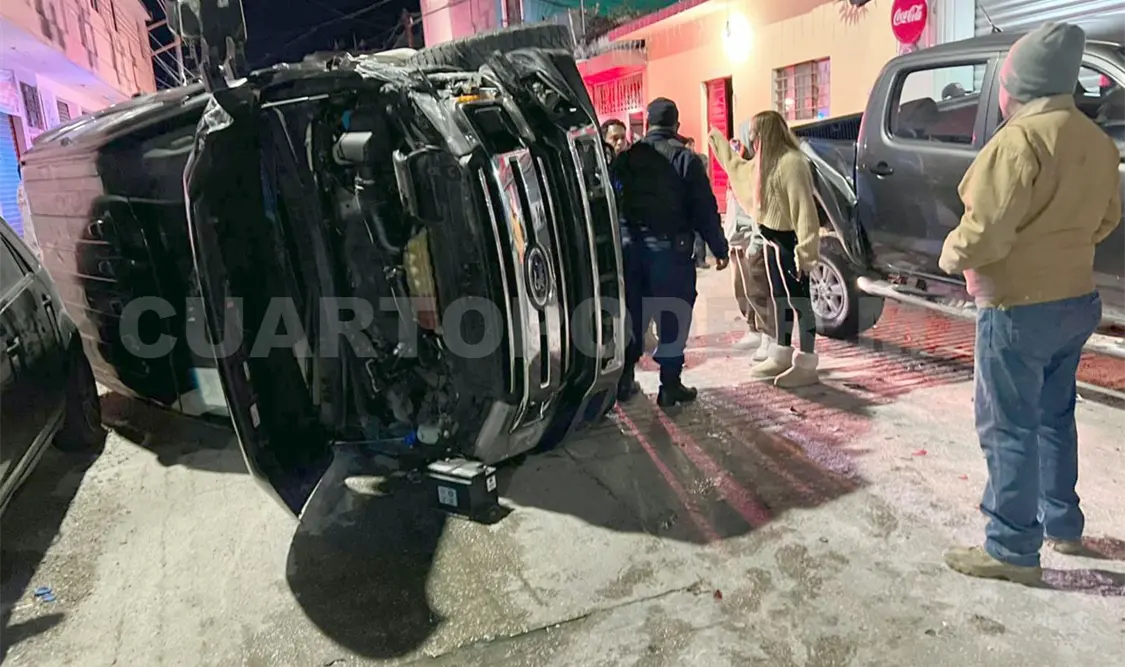 Al no poder controlar la pick up causó el accidente múltiple. Juan Orel / CP