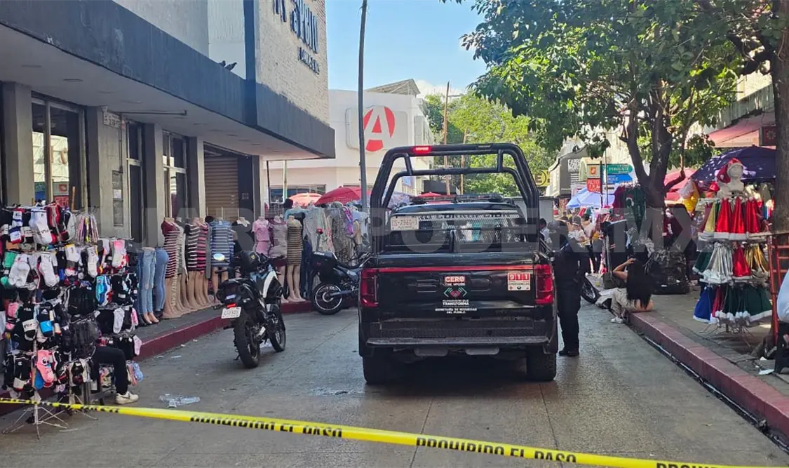 El peatón de pronto se tomó del pecho y después se desmayó. Ulises Villalobos / CP