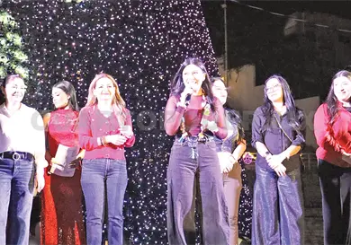 Caravana navideña deslumbra a la capital Caravana navideña deslumbra a la capital