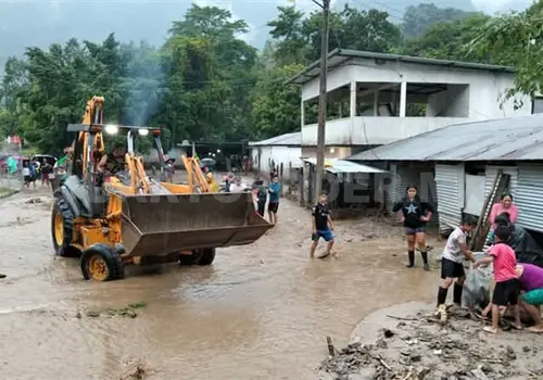 Mantienen ayuda en zonas afectadas por lluvias intensas Mantienen ayuda en zonas afectadas por lluvias intensas