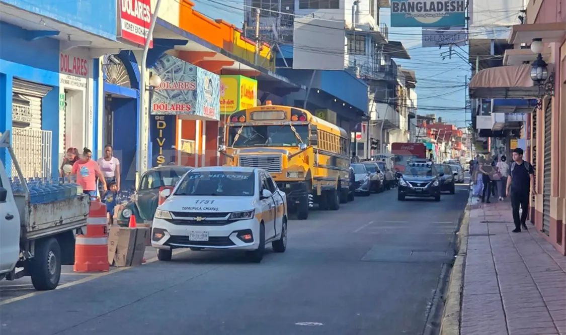 La falta de un plan está matando el flujo comercial en el centro. Ramón García /CP