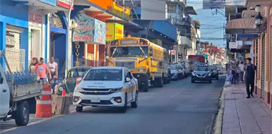 Llaman a autoridades a dar ordenamiento vial Llaman a autoridades a dar ordenamiento vial