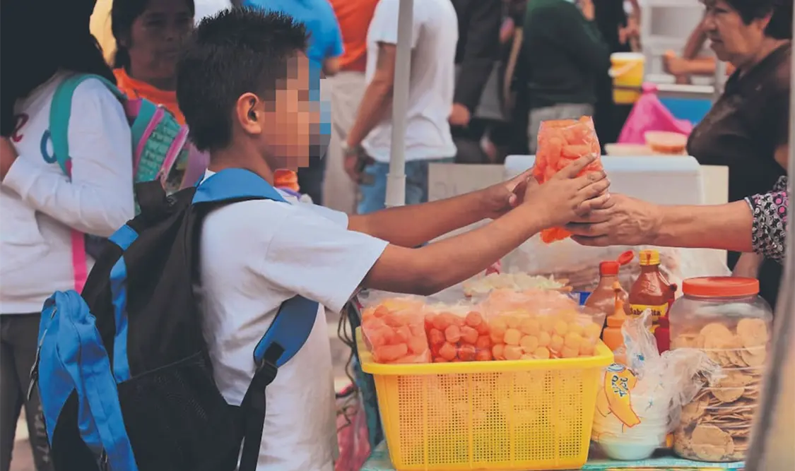 Padres de familia, escuela y gobierno tienen la responsabilidad de ver por la salud infantil. El Universal
