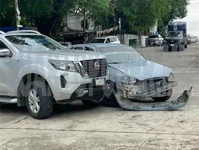 Solo da&ntilde;os materiales en choque ma&ntilde;anero