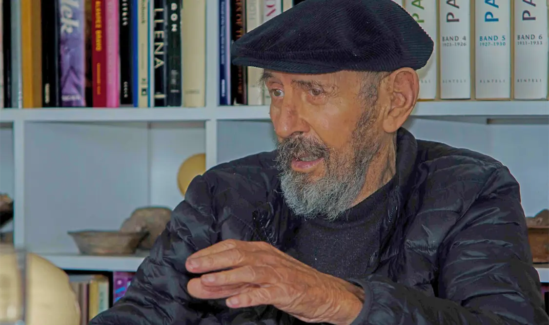 En su estudio, Arnaldo Coen sigue dando forma al arte. Cortesía