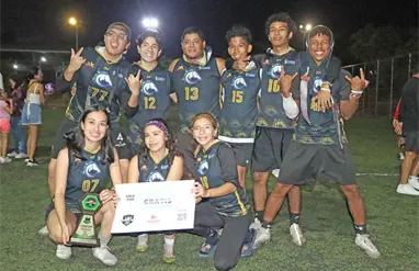 Mustangs Black es el monarca de la Uniflag