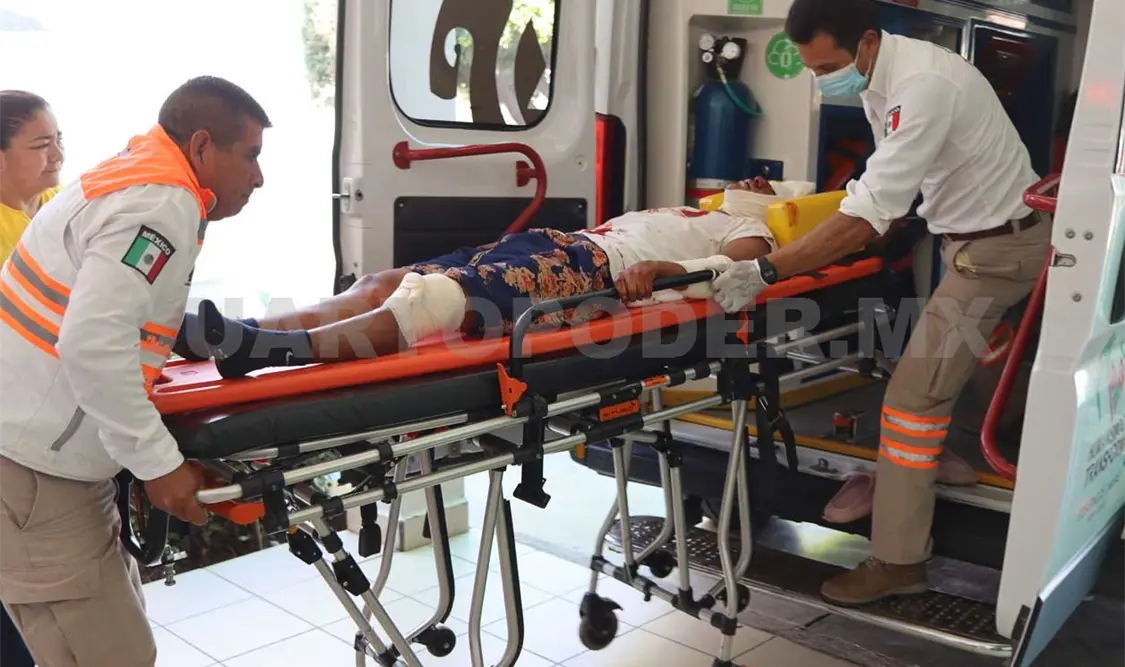 El joven fue llevado rápidamente a Urgencias para descartar lesiones internas. Osman Toledo / CP