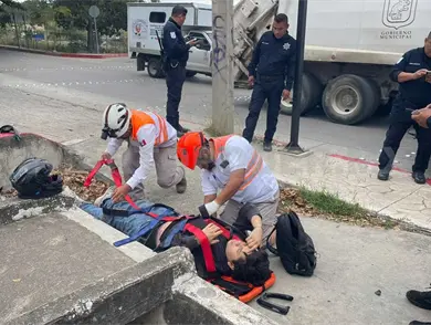 Impactan a joven y lo dejan malherido Impactan a joven y lo dejan malherido