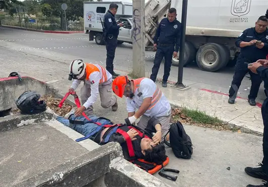 Impactan a joven y lo dejan malherido Impactan a joven y lo dejan malherido