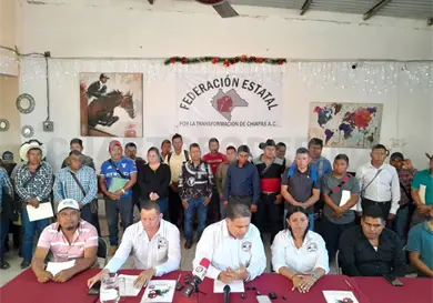 Denuncian persecución contra transportistas Denuncian persecución contra transportistas