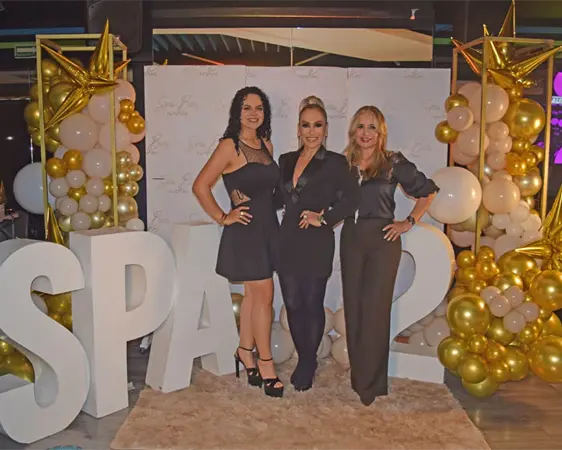 Celebrando dos años de crecimiento Celebrando dos años de crecimiento