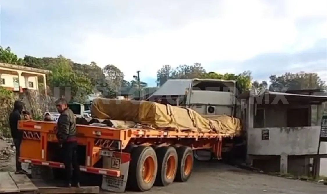 Conforme a usos y costumbres buscarían arreglar la situación, ya que de lo contrario el tráiler sería retenido. Manuel Martínez / CP