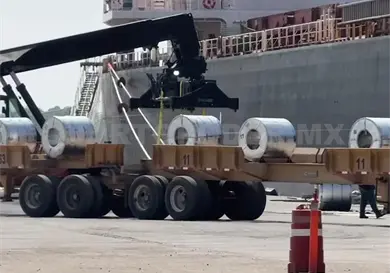 Recibe Puerto Chiapas 4 mil toneladas de acero Recibe Puerto Chiapas 4 mil toneladas de acero