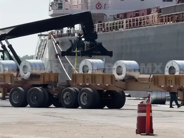 Recibe Puerto Chiapas 4 mil toneladas de acero Recibe Puerto Chiapas 4 mil toneladas de acero