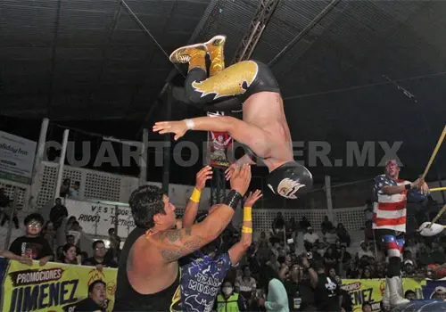 Función navideña reúne a figuras del pancracio Función navideña reúne a figuras del pancracio