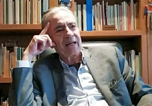 Adiós al poeta de la síntesis Adiós al poeta de la síntesis