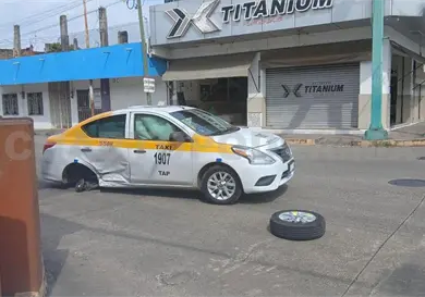 En colisión contra taxi, el responsable huye En colisión contra taxi, el responsable huye
