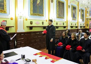 Buscan frenar venta de doctorados honoris