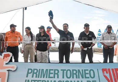 Inaugura Eduardo Ram&iacute;rez el Primer Torneo de Surf