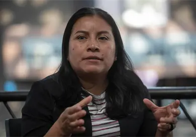 Bi&oacute;loga se convierte en actriz