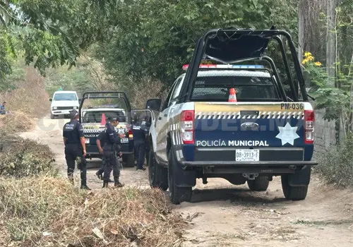 Los exhiben desnudos por presuntos robos