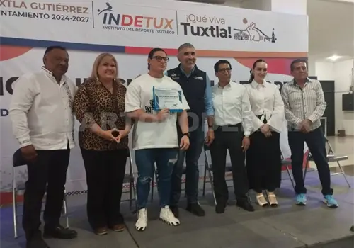 Reconocen a atletas tuxtlecos por sus logros Reconocen a atletas tuxtlecos por sus logros