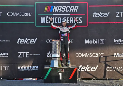 Alex de Alba y un a&ntilde;o con dedicatoria