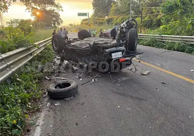 Aparatoso accidente solo salda con da&ntilde;os