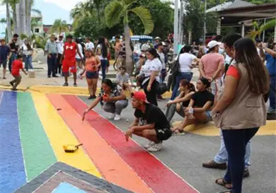 Impulsan apoyos a salud mental de juventudes LGBTQ+