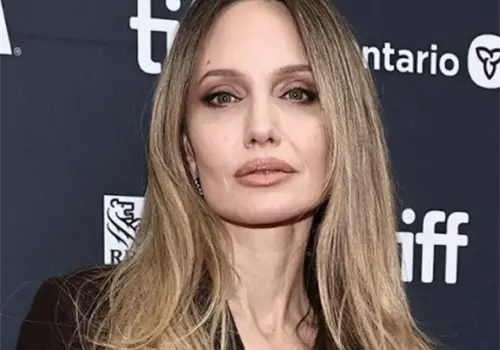 Angelina Jolie muestra sus heridas