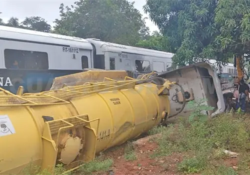Se lo llev&oacute; el tren en cruce ferroviario